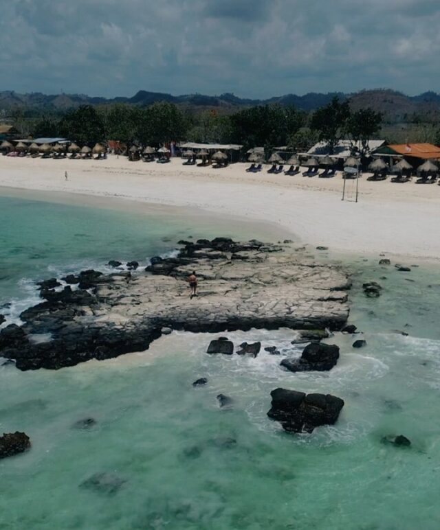 This place is the bomb....well was good and now looks like was hit by one. Beach is stunning and water crystaline.
#azurewater
#shortdrivetoanotherrippingspot
#defsgothere
#beautifulbeaches
#developmentcoming