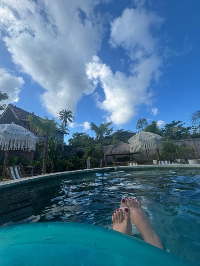 No rush, just chill
Blue skies

#nicenails
#poolchills
#saltpool
#lomboksunrise
#slowmornings